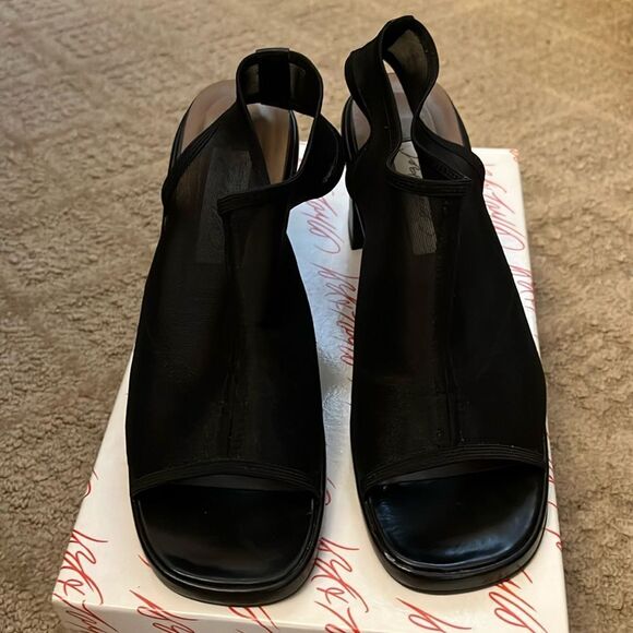 Lord + Taylor block heel sling back open toe shoes.size 8 1/2 - Picture 1 of 6